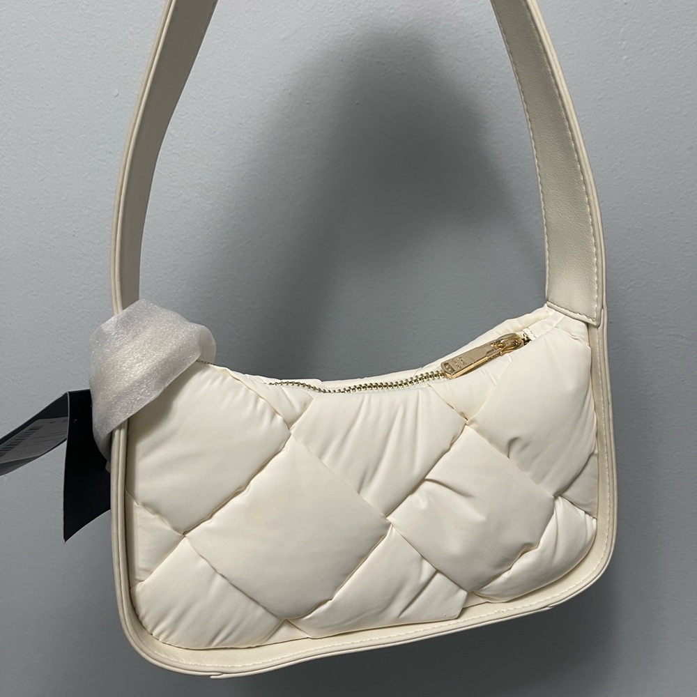 Jaycee Shoulder Bag